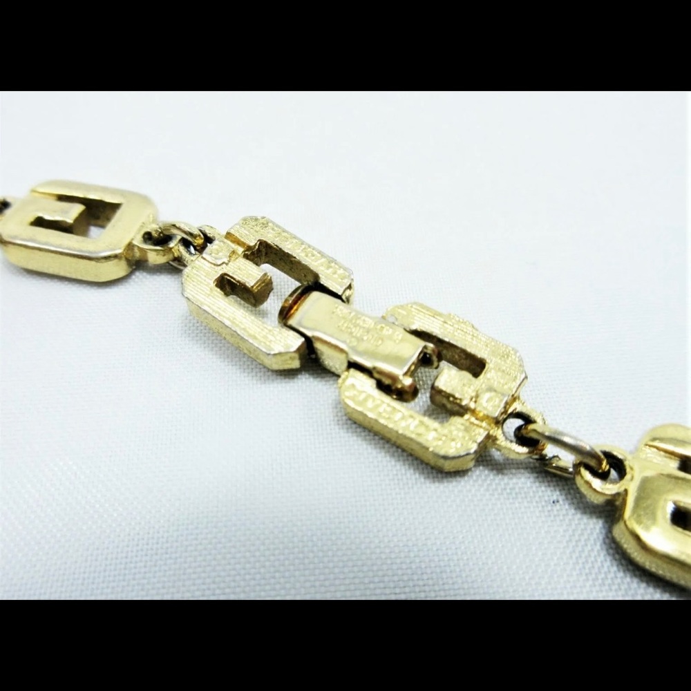 100% Authentic & Mint Condition Givenchy Necklace - image 8